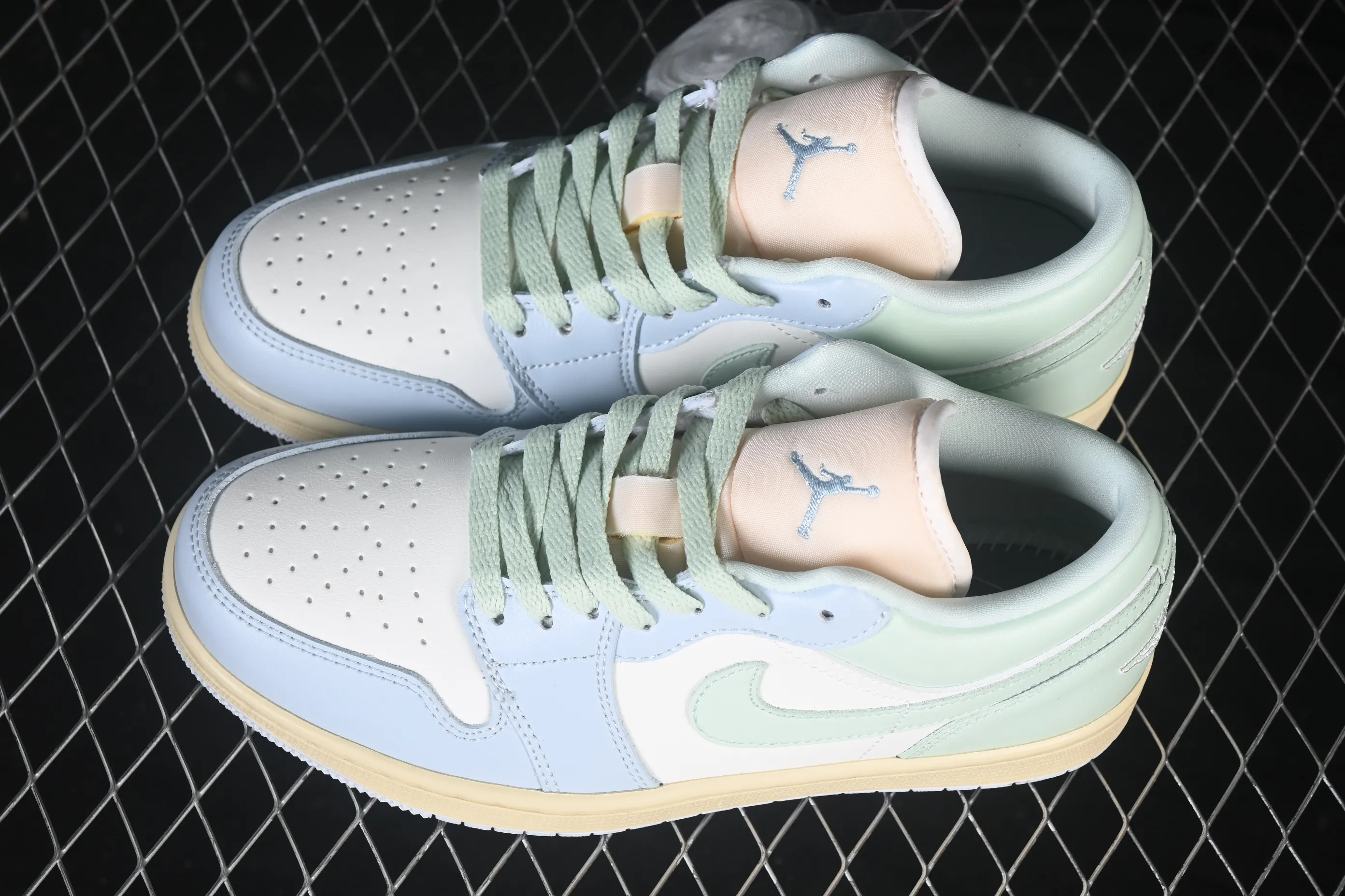 All categories Air Jordan Jordan series basketball shoes Air Jordan 1 Low Air Jordan 1 Low AJ1 Joe 1 light blue color matching low-top cultural casual sneakers DC0774-108